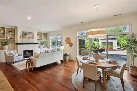 Luxury Condominium in the Landing