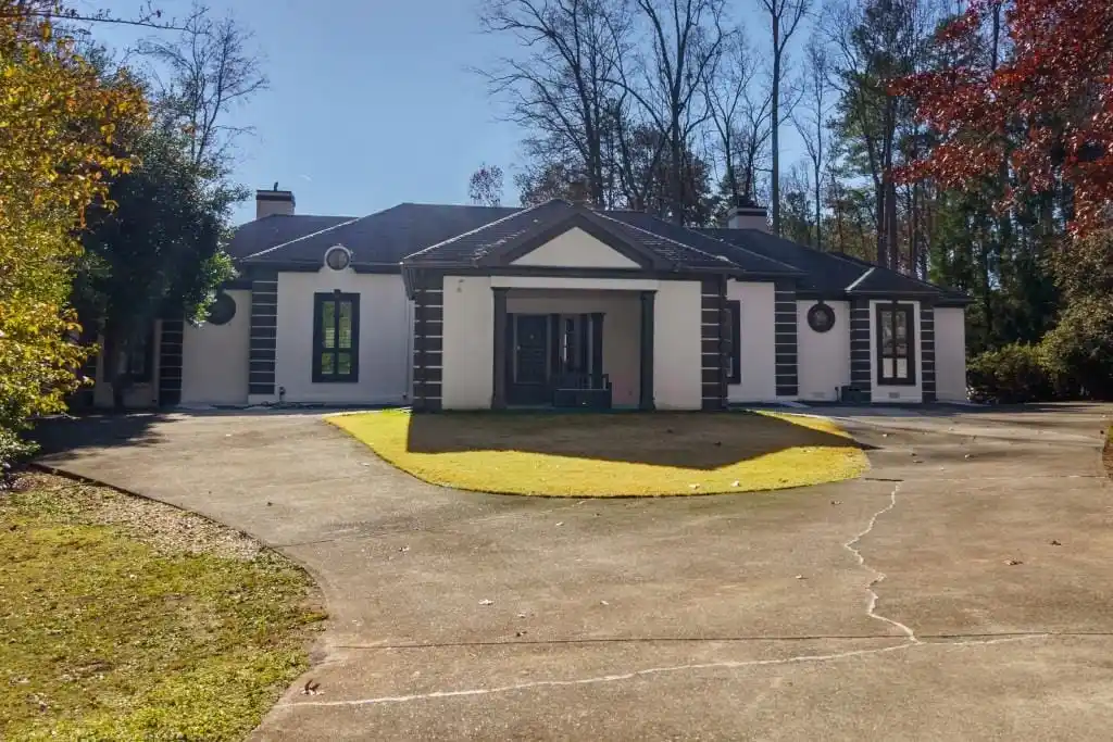 Exquisite Lakefront Property