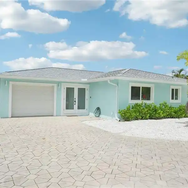 WATERFRONT POOL HOME WITH DIRECT GULF ACCESS