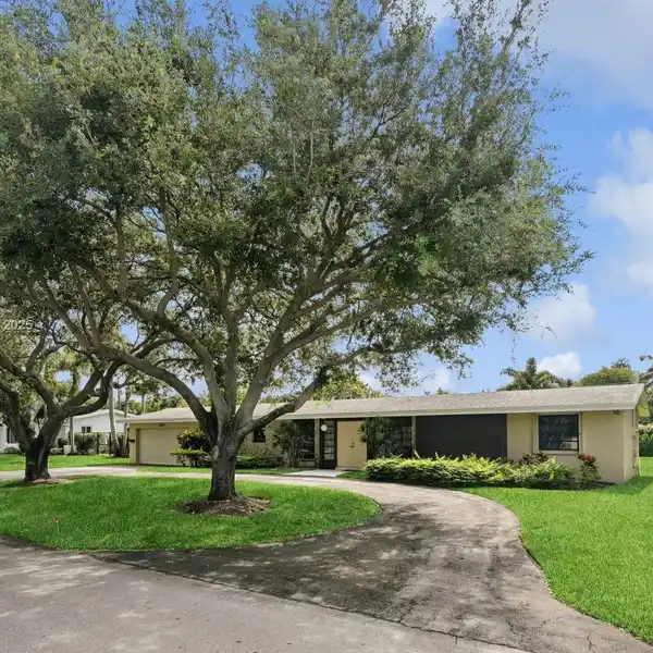 WELL-MAINTAINED HOME IN A FABULOUS LOCATION