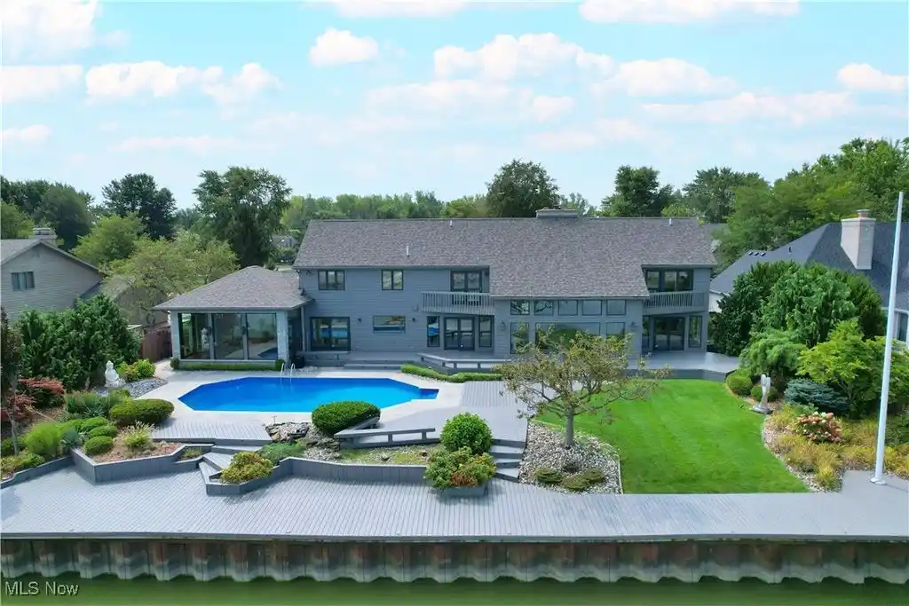 Fabulous Home in the Driftwood Commons Private Waterfront Community