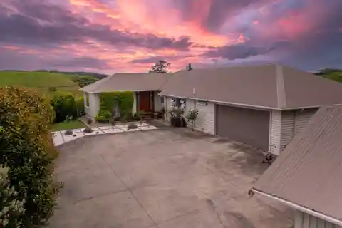 Lifestyle. Location. Live the Dream