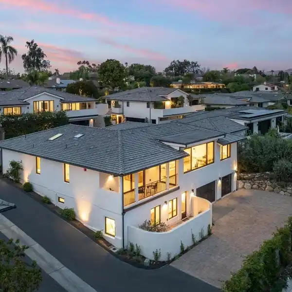 NEWLY REBUILT LUXURY CONDO IN LOS ARBOLADOS