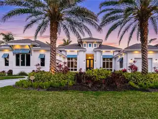 An Unparalleled Lifestyle in a Sought-after Naples Location