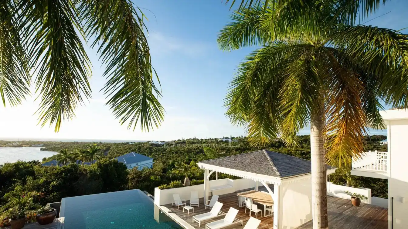 Luxurious Six Bedroom Estate with Magnificent Views
