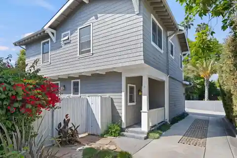 Charming Craftsman Townhouse with Private Garden
