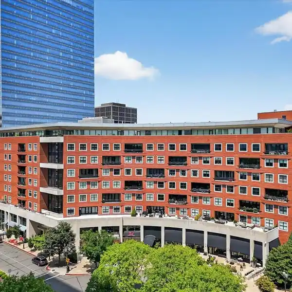 RARE OPPORTUNITY IN THE CRESCENT