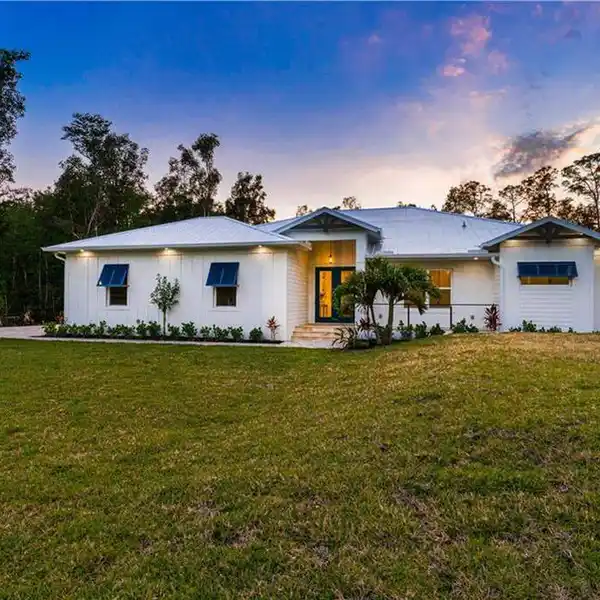 NEWLY COMPLETED CONTEMPORARY ESTATE