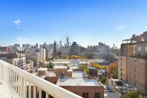 High-Floor Apartment with Sweeping Views