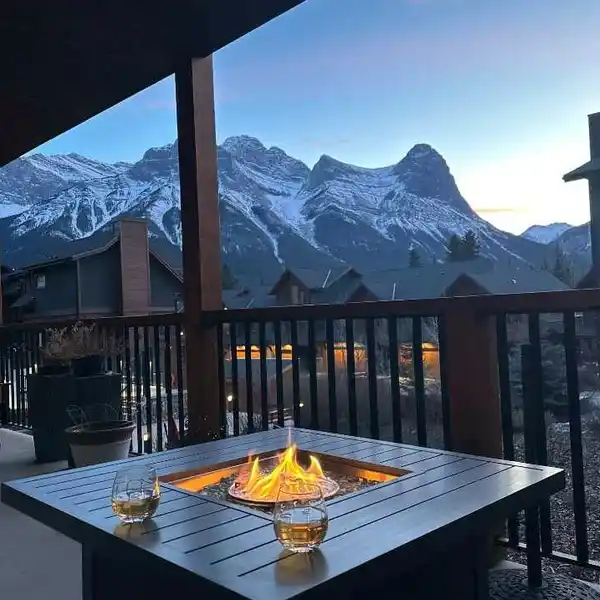 DESIRABLE CONDO IN CREEKSTONE MOUNTAIN LODGE