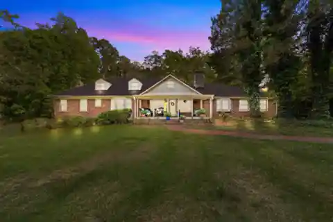 Remarkable 31-acre Retreat