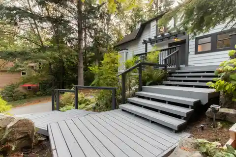 Amazing Location at the Top of Thunderbird Ridge