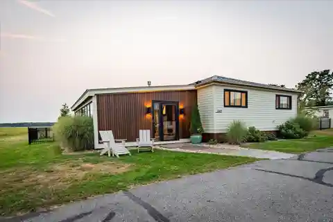 Stunning Mid-Century Modern Gem