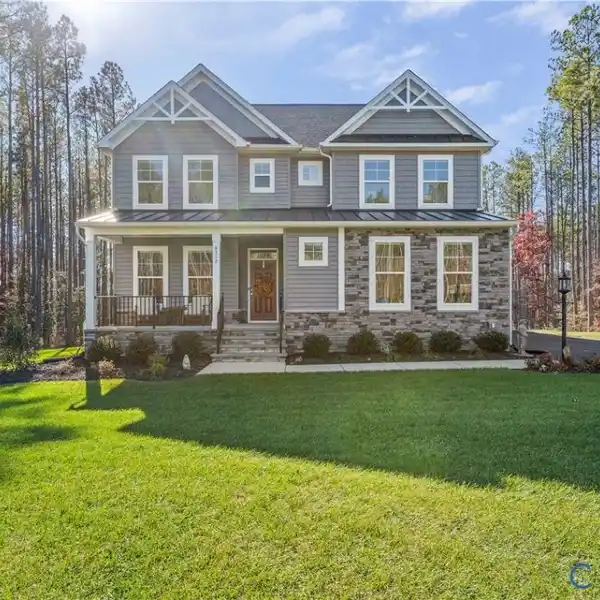 STUNNING FAMILY HOME IN CHESTERFIELD