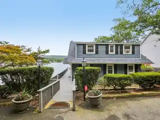 Cape Cod-Style Home on Greenwood Lake