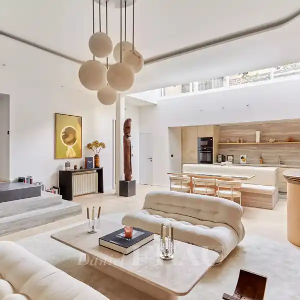 STUNNING RENOVATED LOFT-STYLE WORKSHOP RESIDENCE