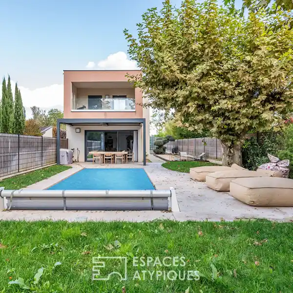THOUGHTFULLY DESIGNED CONTEMPORARY FAMILY HOME