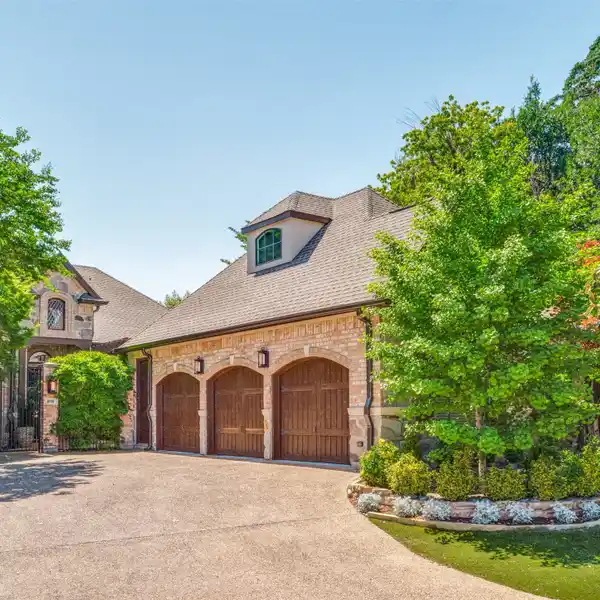 BEAUTIFUL HOME IN AN EXCLUSIVE GATED COMMUNITY