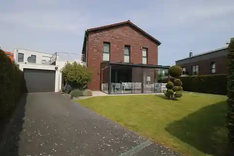 Impressive Detached House