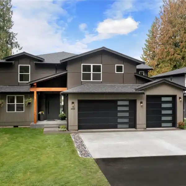 NEW WATERFRONT HAVEN WITH PRIVATE DOCK ON LAKE TAPPS