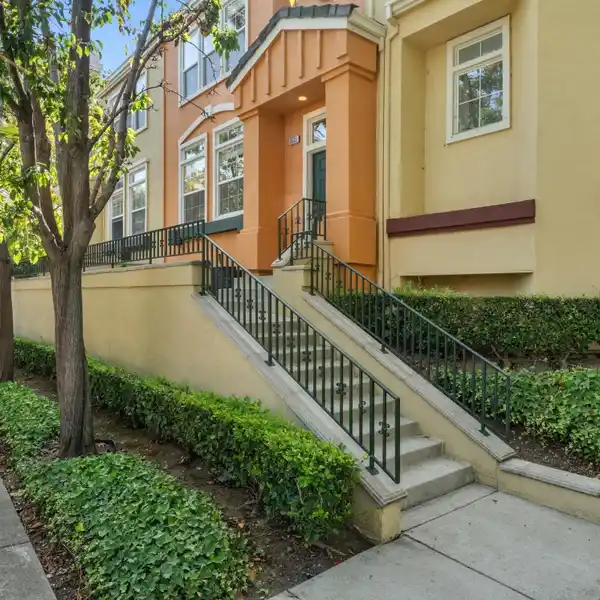POPULAR FLOOR PLAN TOWNHOUSE