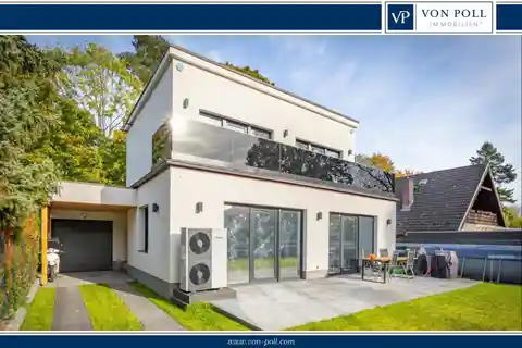 Modern Bauhaus Villa with Luxury Amenities and Smart Home Technology