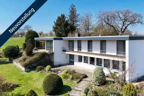 Spacious Bungalow Style Home in Quiet Yet Convenient Location