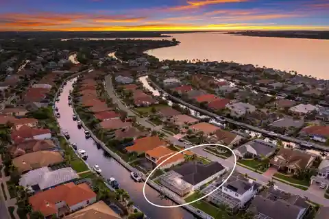 Coastal Elegance in Harbour Walk at the Inlets