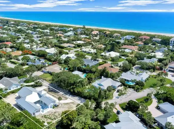 HIGH-END CONSTRUCTION STEPS FROM VERO'S BEST BEACH