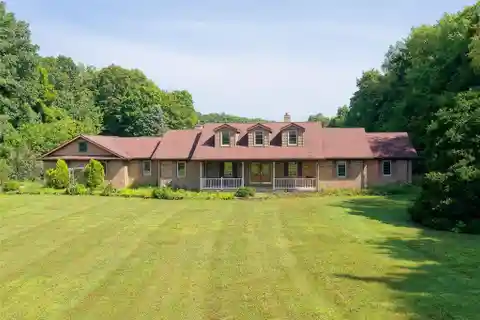 Country Estate of over Ten Acres