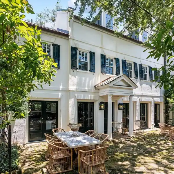 UPDATED PIED-à-TERRE WITH PRIVATE BRICK COURTYARD