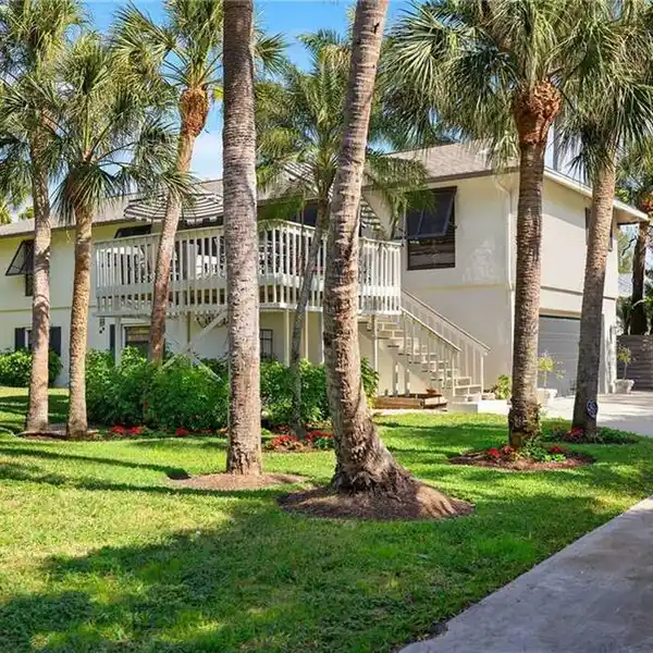 CHARMING KEY-WEST STYLE HOME