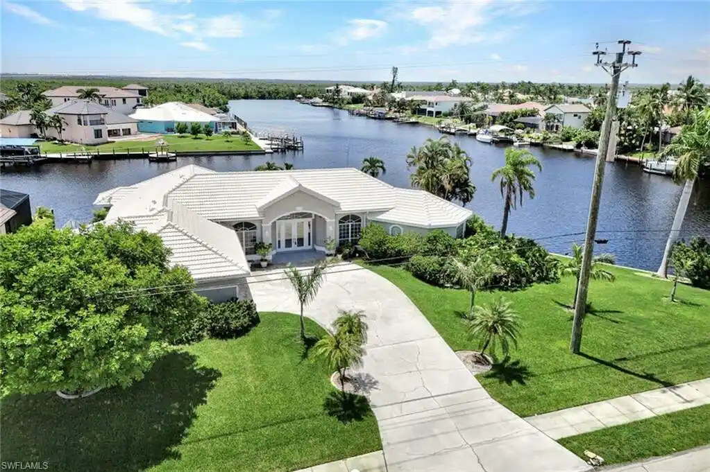 Unparalleled Waterfront Living with Direct Gulf Access