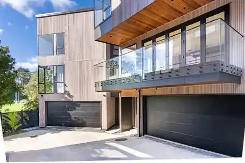 Luxurious Homes Overlooking Scenic Parkland