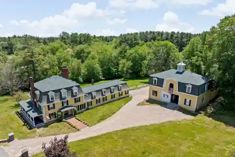 Locally Iconic Property