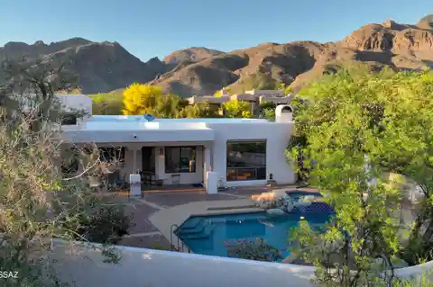 Timeless Santa Fe Charm