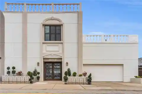 Spectacular City Living