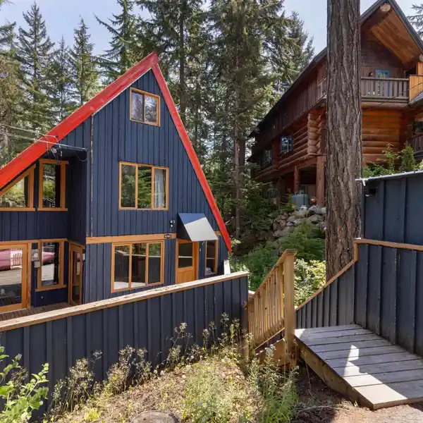 ENCHANTING EMERALD ESTATES HOME WITH SECRET PASSAGE
