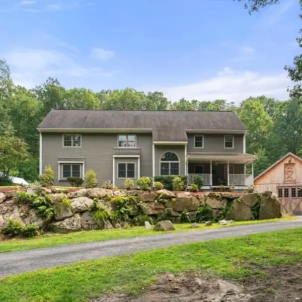 BRIGHT AND SPACIOUS HOME WITH CATHEDRAL CEILINGS