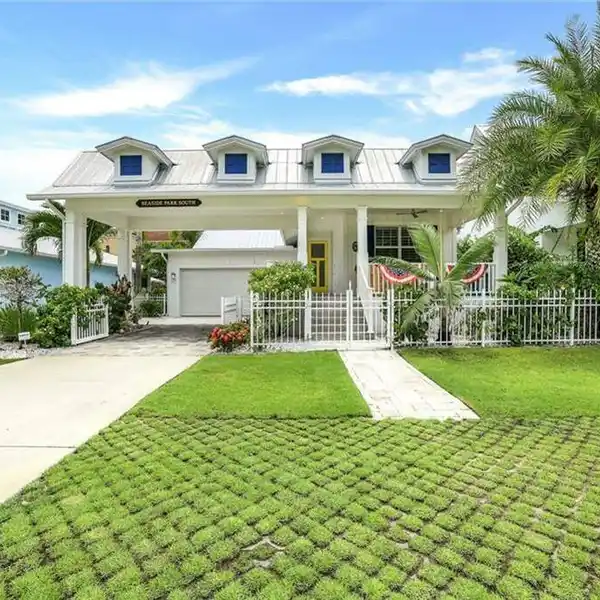 COASTAL-INSPIRED HOME IN THE BAYSHORE ARTS DISTRICT