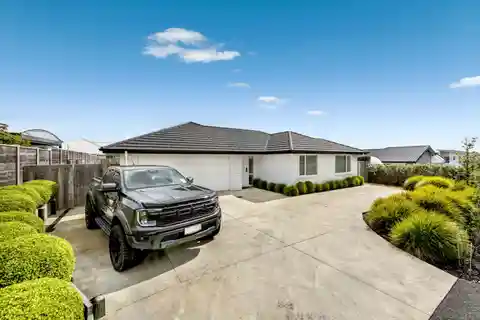 Genuine Single-Level Home with Additional Independent Home