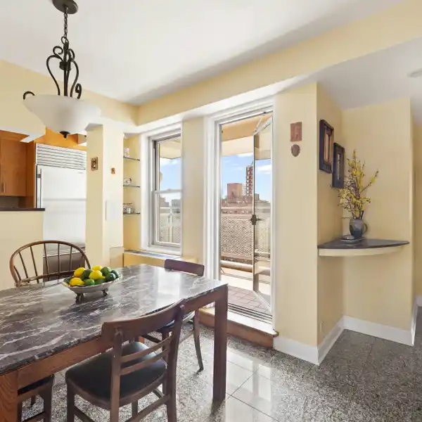 SPACIOUS HOME WITH PRIVATE OUTDOOR SPACE