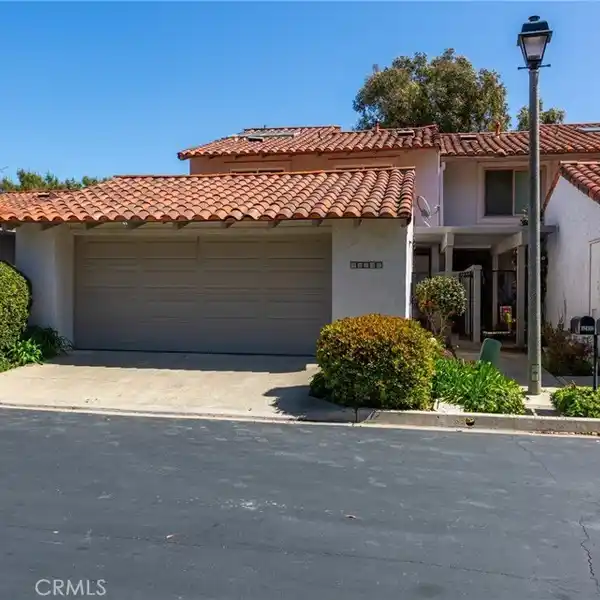 CAPTAIN’S HILL GORGEOUS REMODELED HOME