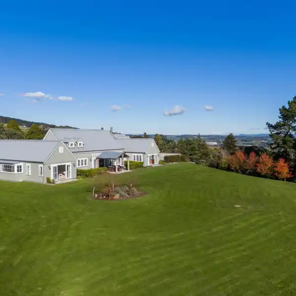 ELEGANT FRENCH COUNTRY STYLE HOME