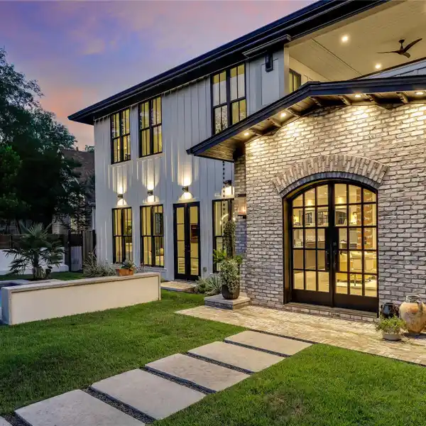 A PERFECT BLEND OF FUNCTIONALITY AND STYLE
