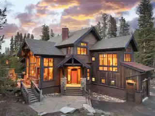 Rustic Charm Meets Modern Mountain Luxury