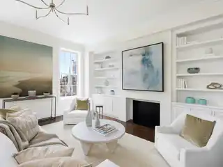 Newly Renovated High-Floor Corner Apartment