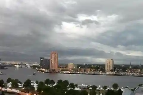 Exceptional Condo with Breathtaking Vistas