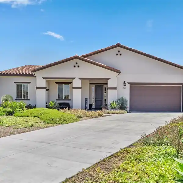 ENTERTAINER'S DREAM HOME AND LOT