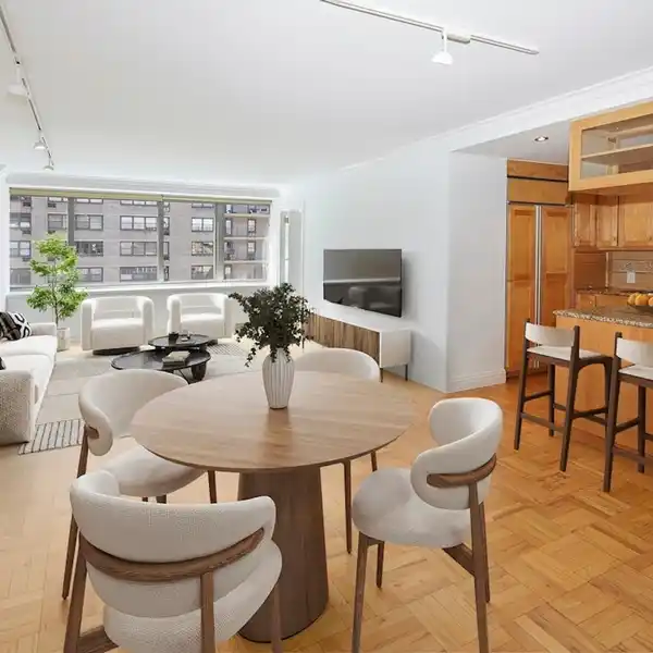 ELEGANT AND SPACIOUS UPPER WEST SIDE RESIDENCE